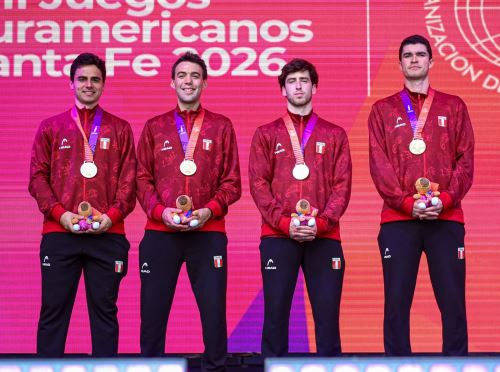 Peruanisches Squash-Team mit Medaillen bei den Südamerikaspielen Santa Fe 2026