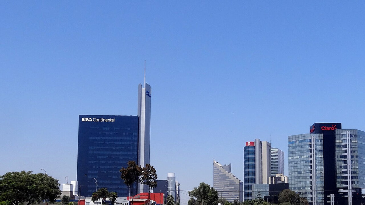 Finanzzentrum San Isidro in Lima – Symbolbild zur Stärke des peruanischen Sol