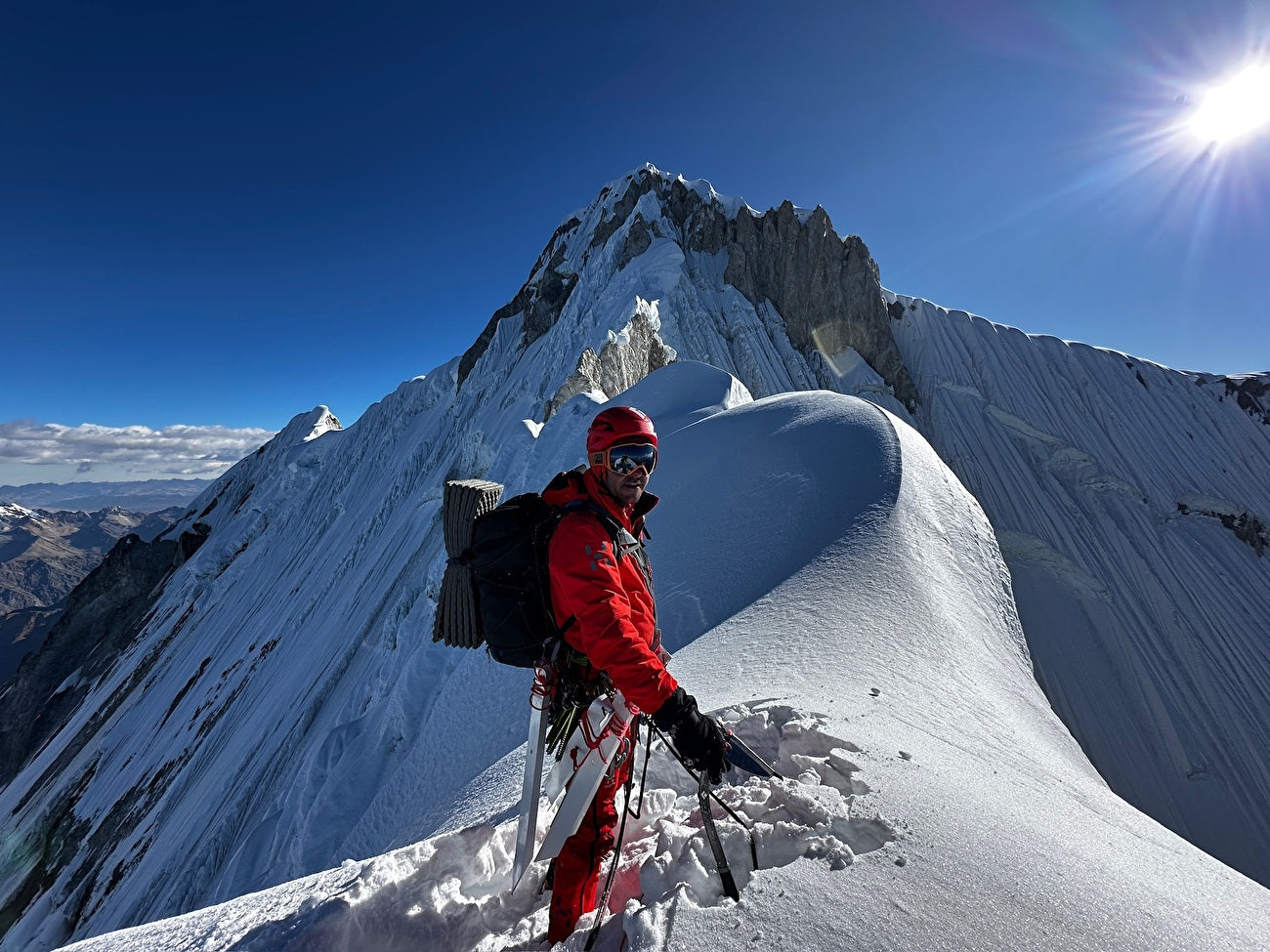 Alpinist auf dem Yerupajá in der Cordillera Huayhuash