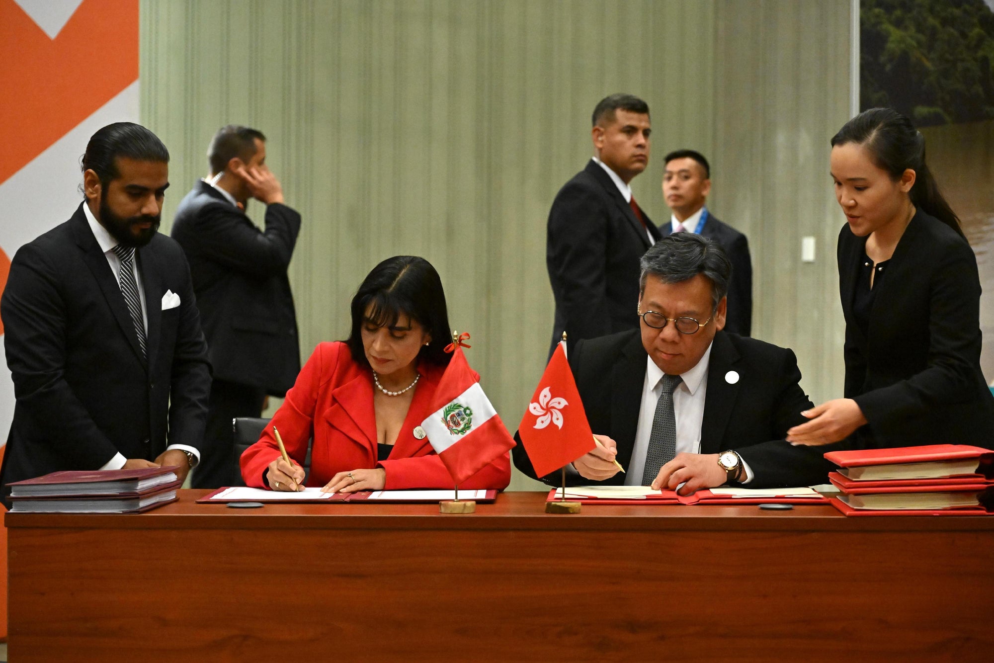 Unterzeichnung des Freihandelsabkommens zwischen Hongkong und Peru in Lima