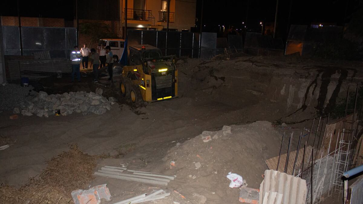 Erdarbeiten an der Huaca Los Sauces in Pimentel, Lambayeque