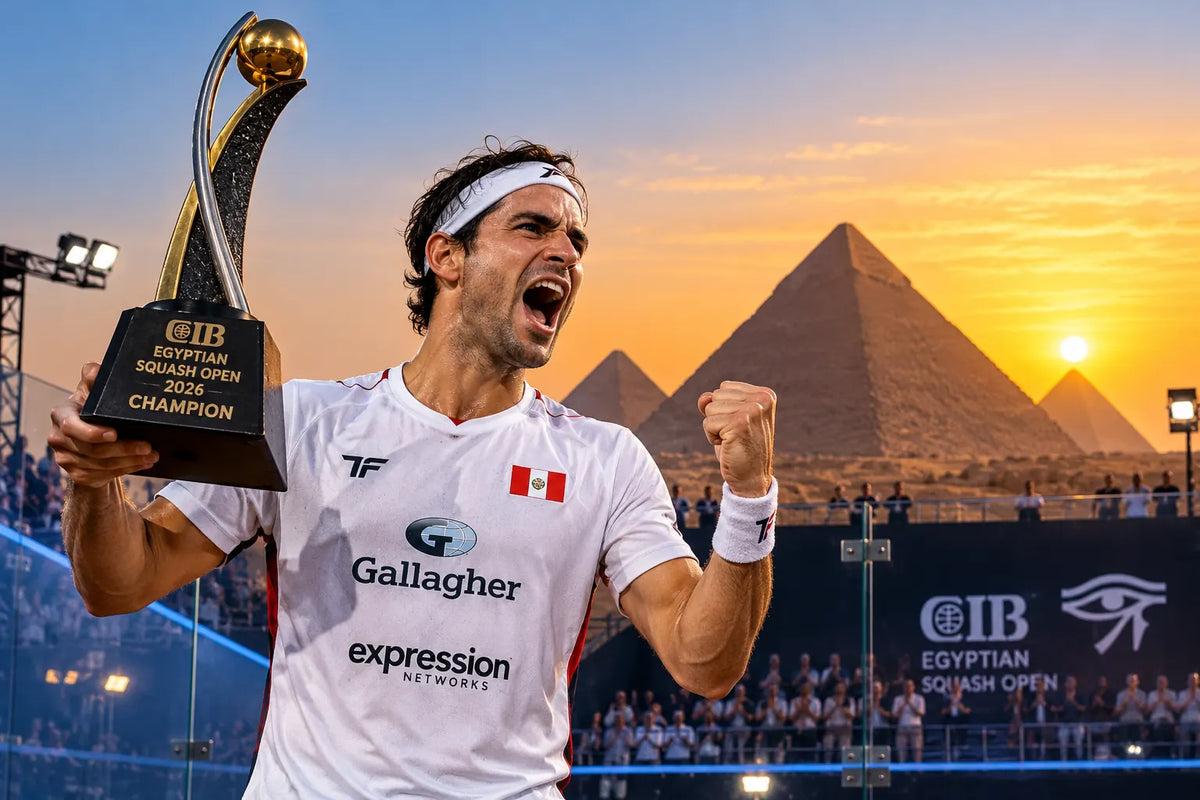 KI-generierte Illustration eines peruanischen Squashspielers mit Pokal vor den Pyramiden von Gizeh
