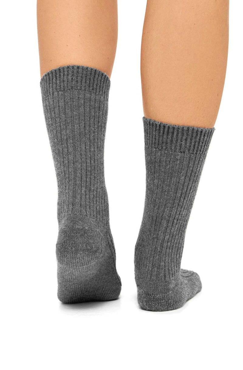 Apu Kuntur Premium Softsocken in Grau – Detailansicht
